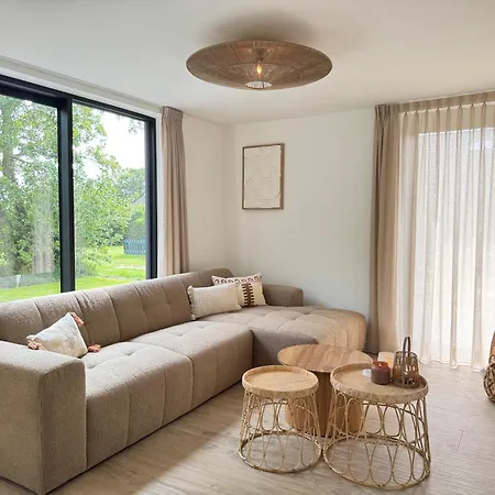 Loulou Beachhouse Feriehus *